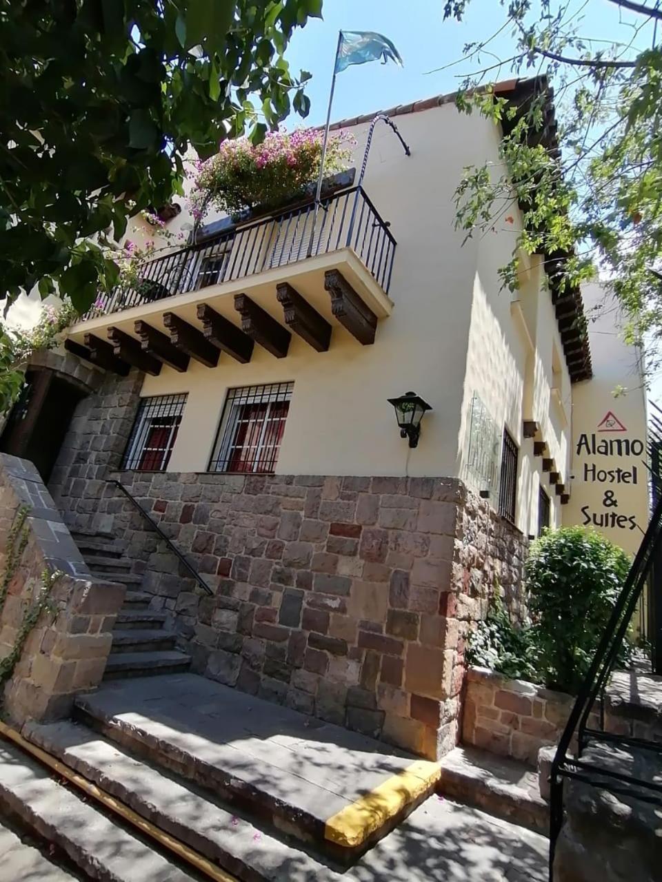 Alamo Hostel & Suites Mendoza Exterior photo