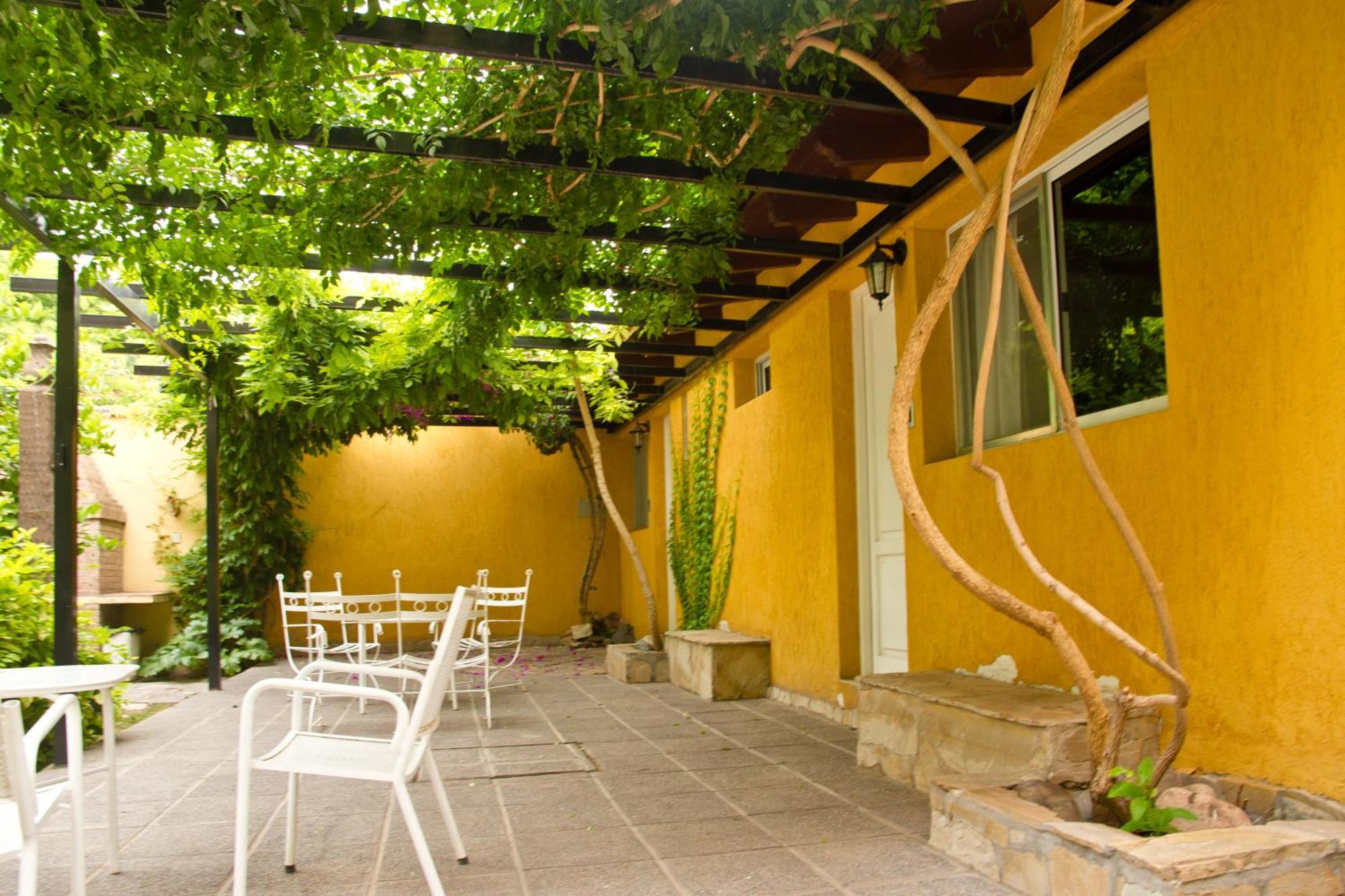 Alamo Hostel & Suites Mendoza Exterior photo